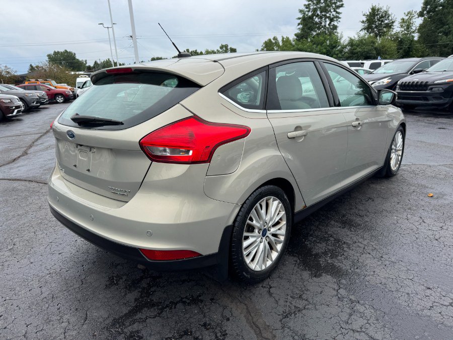 Used 2016 Ford Focus Titanium w/ Titanium Technology Package FWD image 5