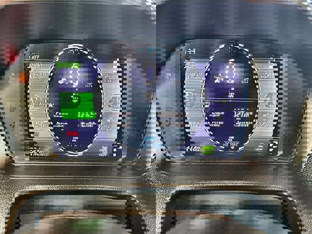 Used 2022 Chevrolet Bolt EUV LT w/ Comfort Package image 18