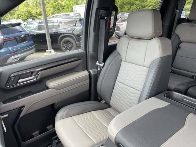 New 2026 Chevrolet Silverado 2500 ZR2 w/ LPO, Dark Essentials Package AWD/4WD image 24