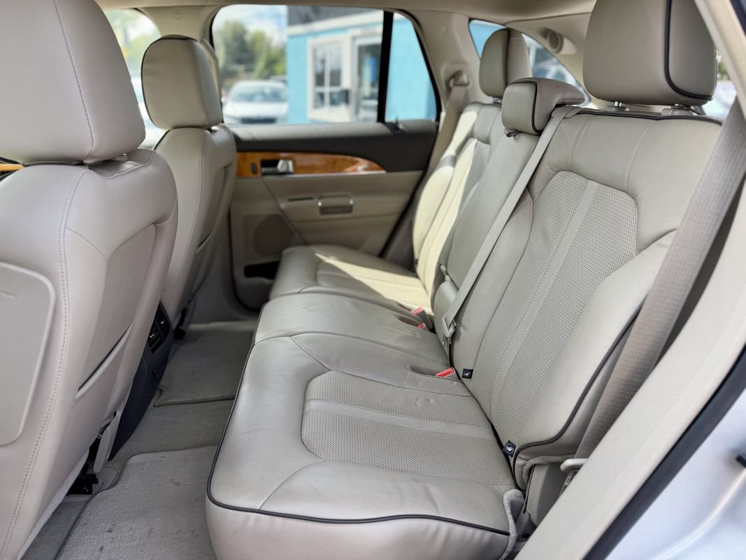 Used 2013 Lincoln MKX AWD image 12