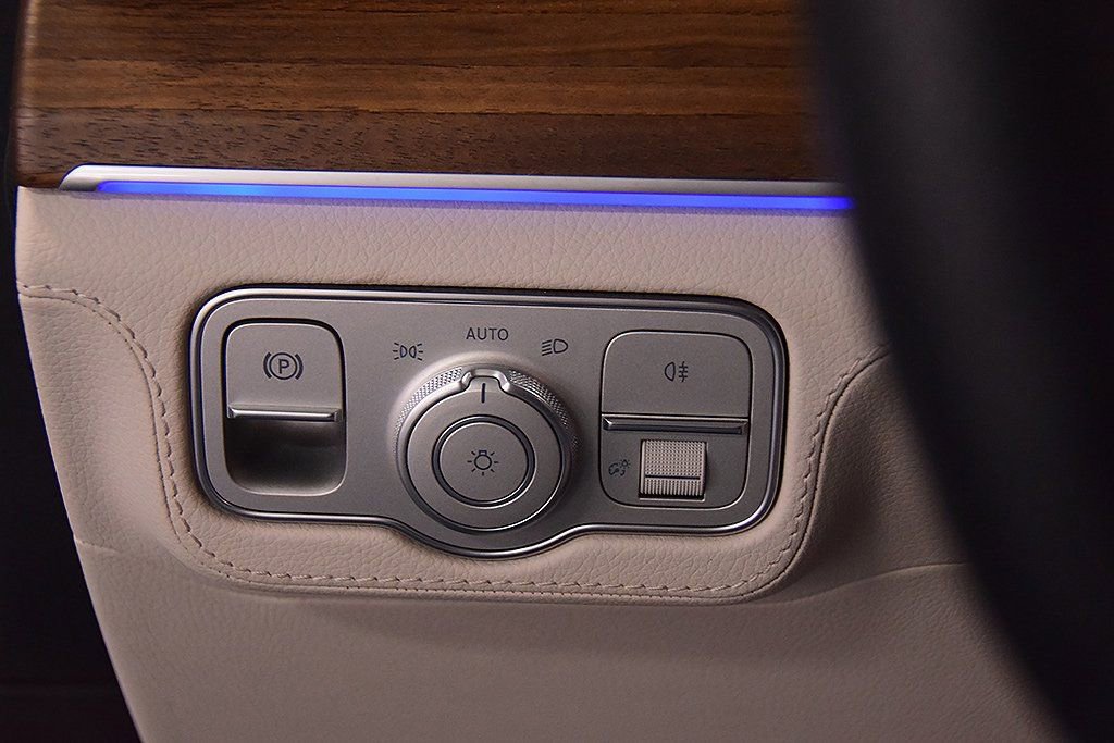 Used 2025 Mercedes-Benz GLS 580 4MATIC image 20