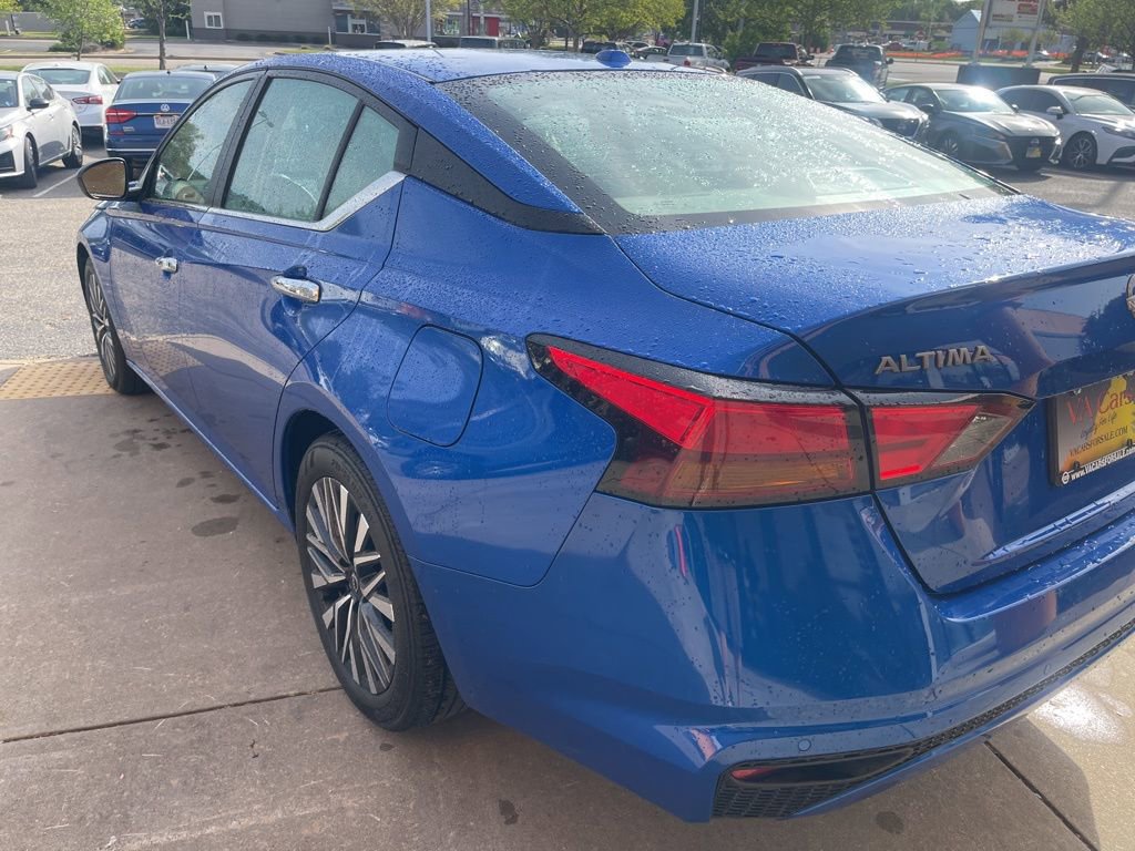 Used 2025 Nissan Altima 2.5 SV FWD image 6
