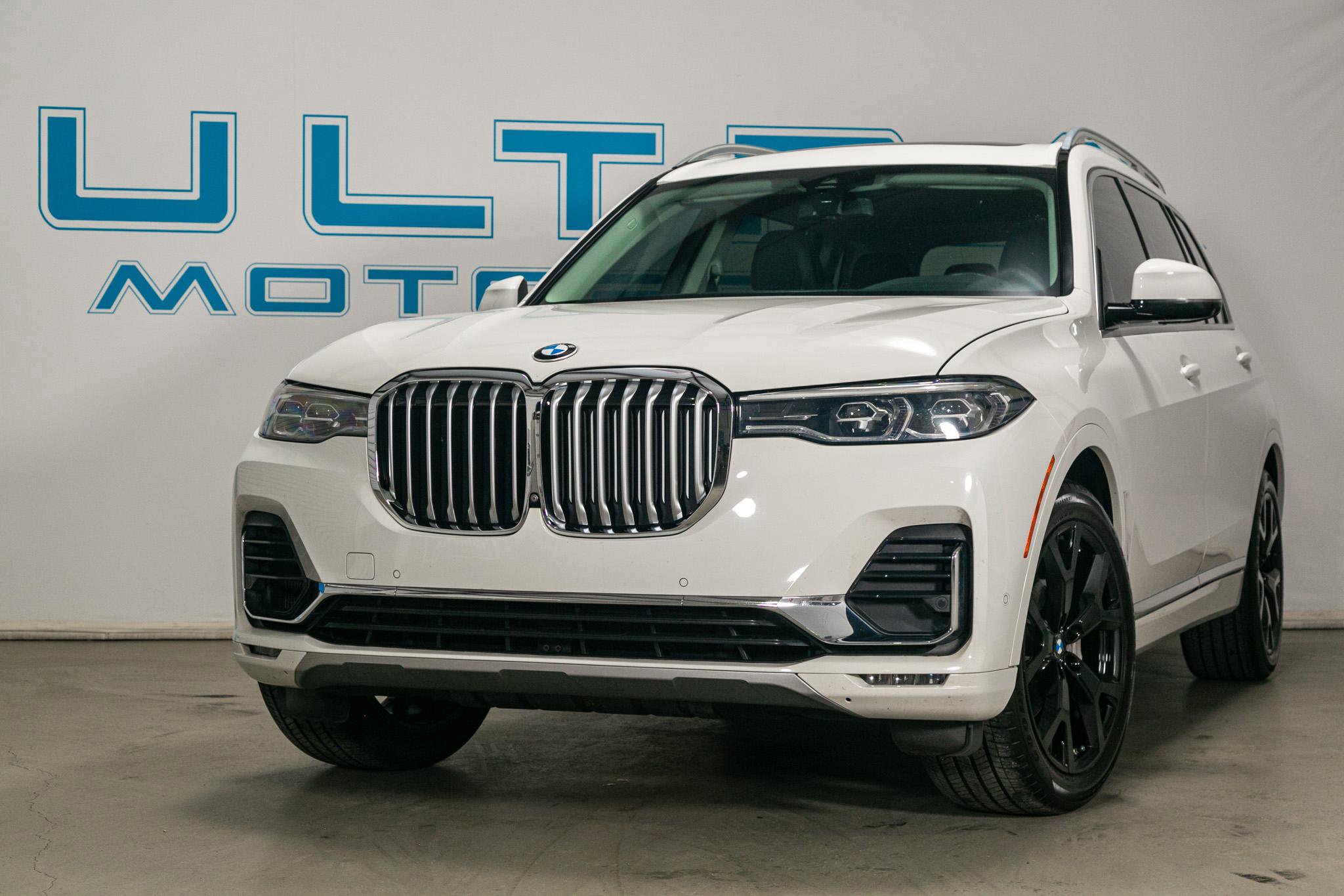 Used 2020 BMW X7 xDrive40i w/ Premium Package image 3
