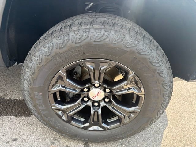 Used 2023 GMC Canyon Elevation RWD image 4