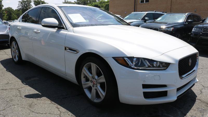 Used 2018 Jaguar XE Prestige RWD image 3