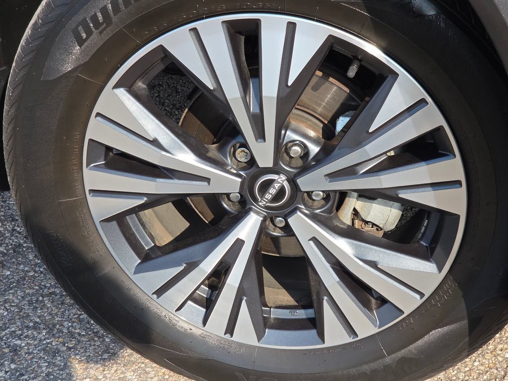 Used 2023 Nissan Rogue SV AWD/4WD image 15