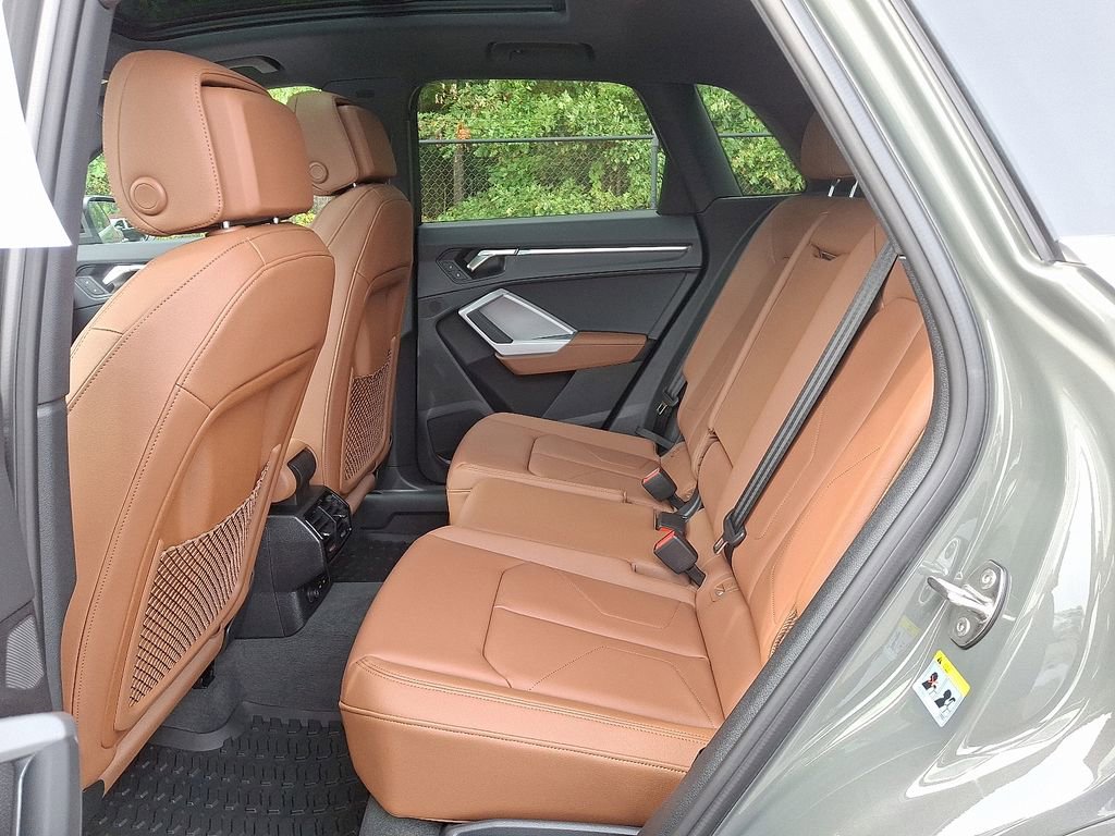 Certified 2025 Audi Q3 2.0T Premium w/ Convenience Package AWD/4WD image 5