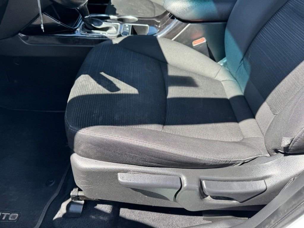 Used 2015 Kia Sorento LX image 14