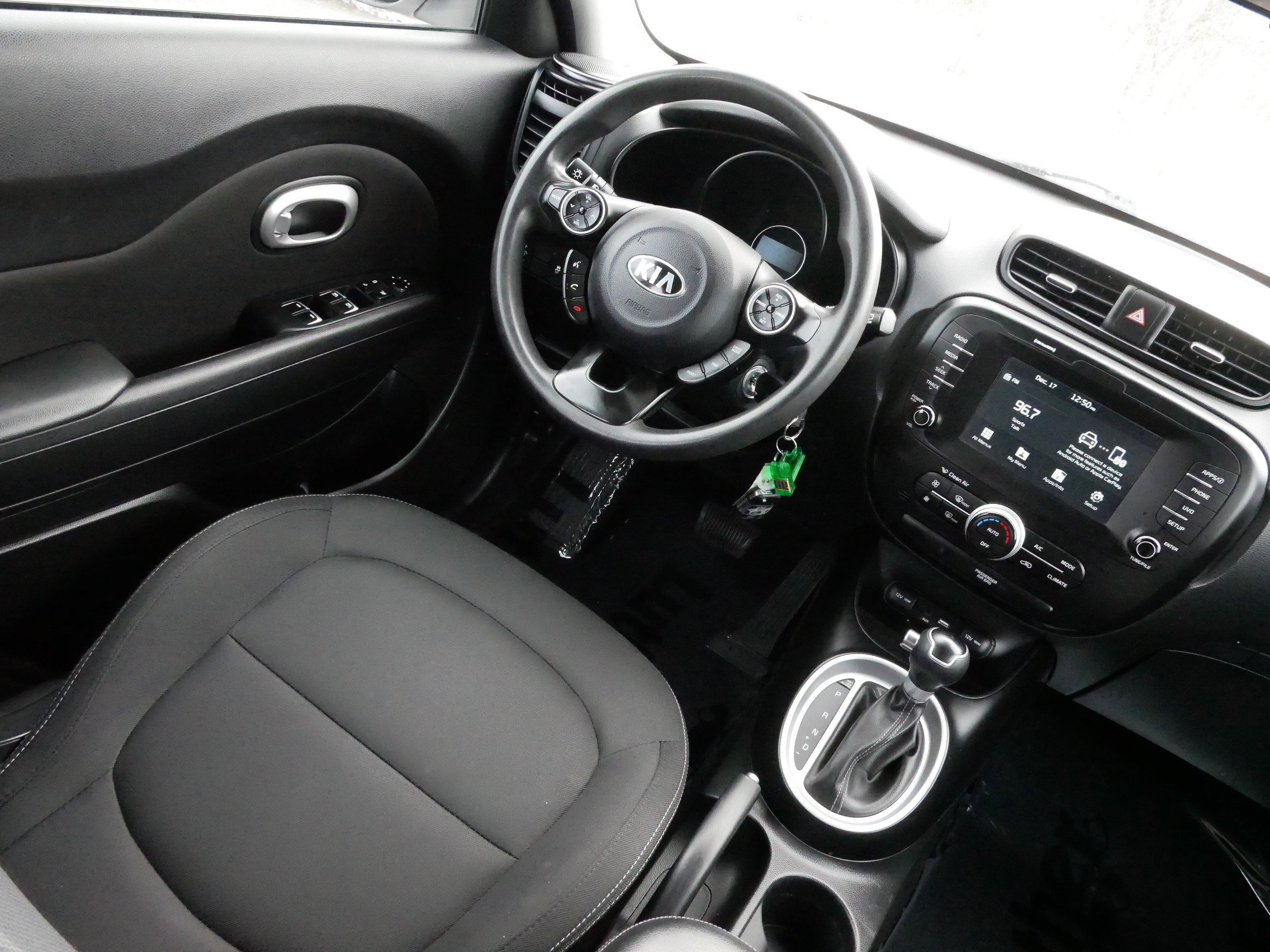 Used 2018 Kia Soul + image 9