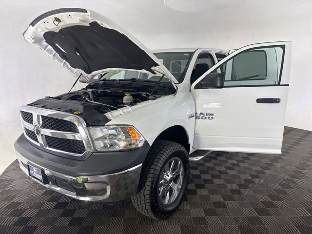 Used 2018 RAM 1500 ST w/ SXT Appearance Group AWD/4WD image 11