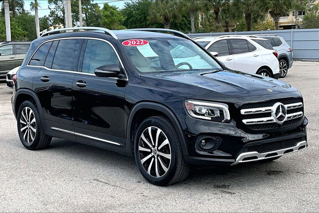 Used 2022 Mercedes-Benz GLB 250 image 2