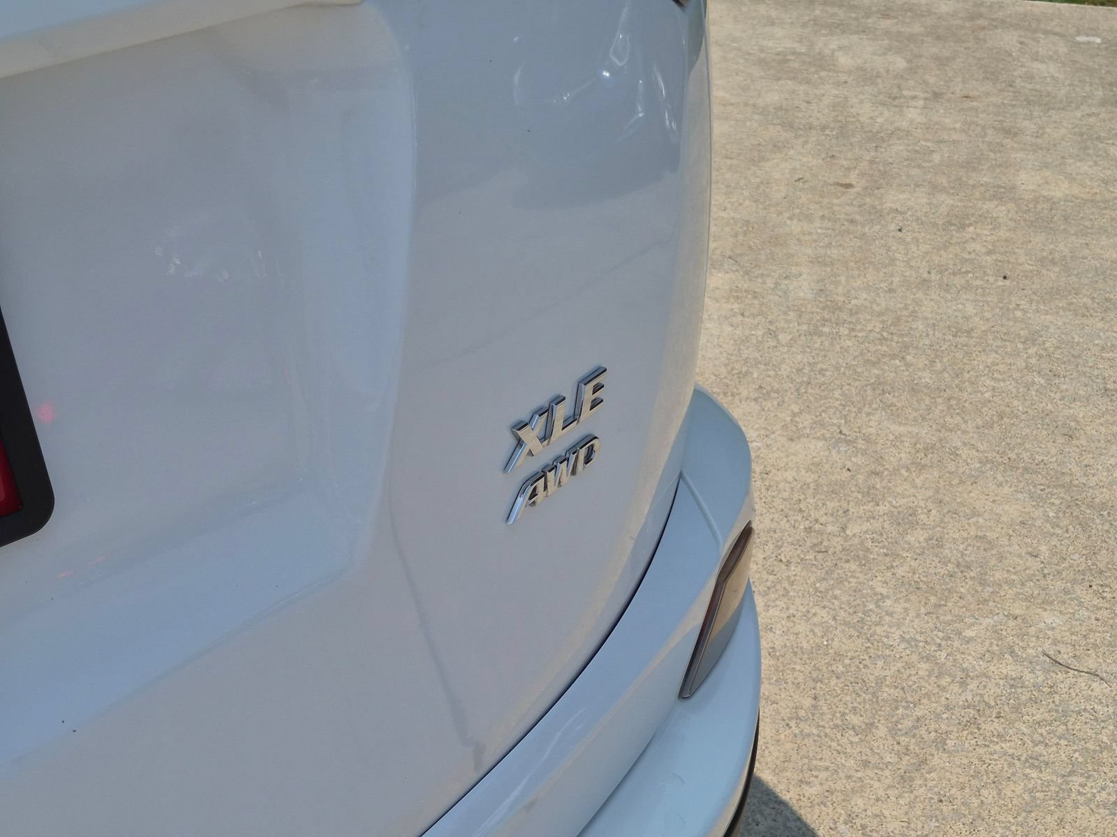 Used 2017 Toyota RAV4 XLE AWD/4WD image 32