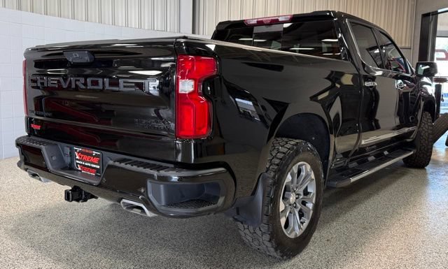Used 2023 Chevrolet Silverado 1500 High Country w/ Technology Package AWD/4WD image 6