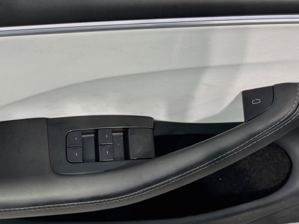 Used 2025 Tesla Model 3 Performance AWD/4WD image 17
