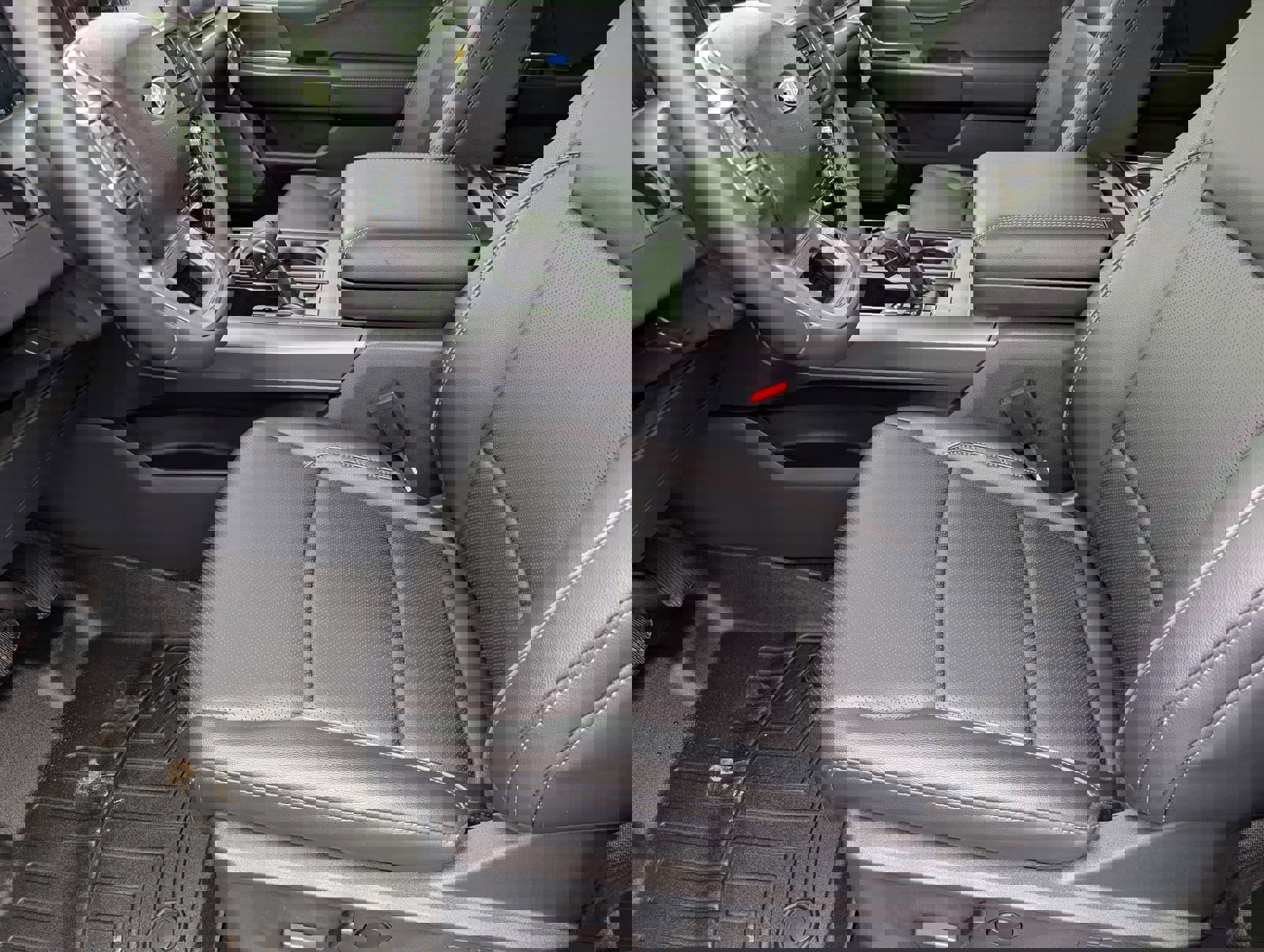 New 2026 Ford F150 Lariat w/ Equipment Group 501A Mid image 14