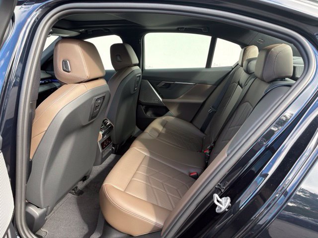 New 2027 BMW i5 xDrive40 w/ M Sport Package AWD/4WD image 11