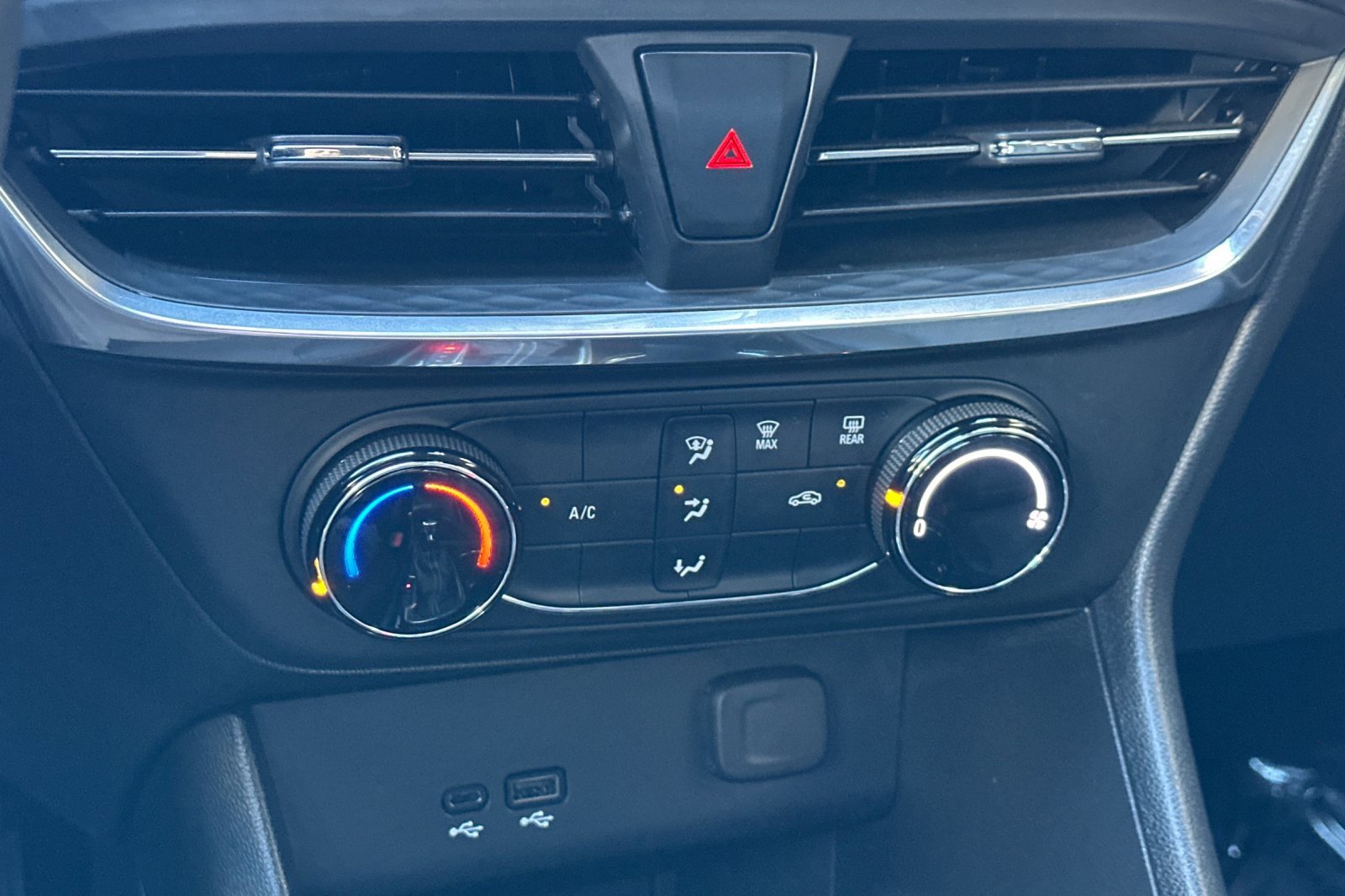 Certified 2024 Buick Encore GX Preferred image 27