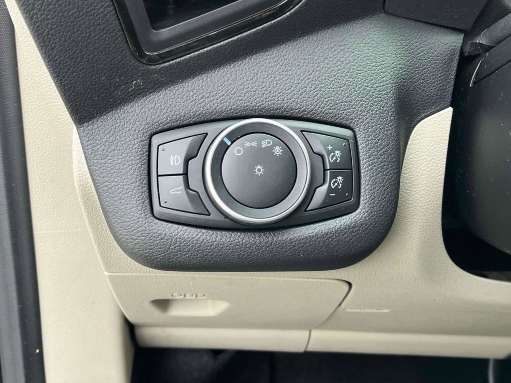 Used 2017 Ford Escape Titanium image 21