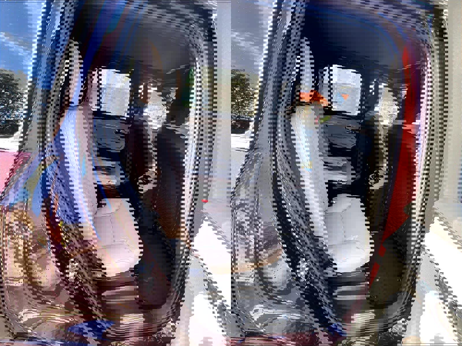 New 2026 Volvo XC90 T8 Plus w/ Protection Package Premier image 27