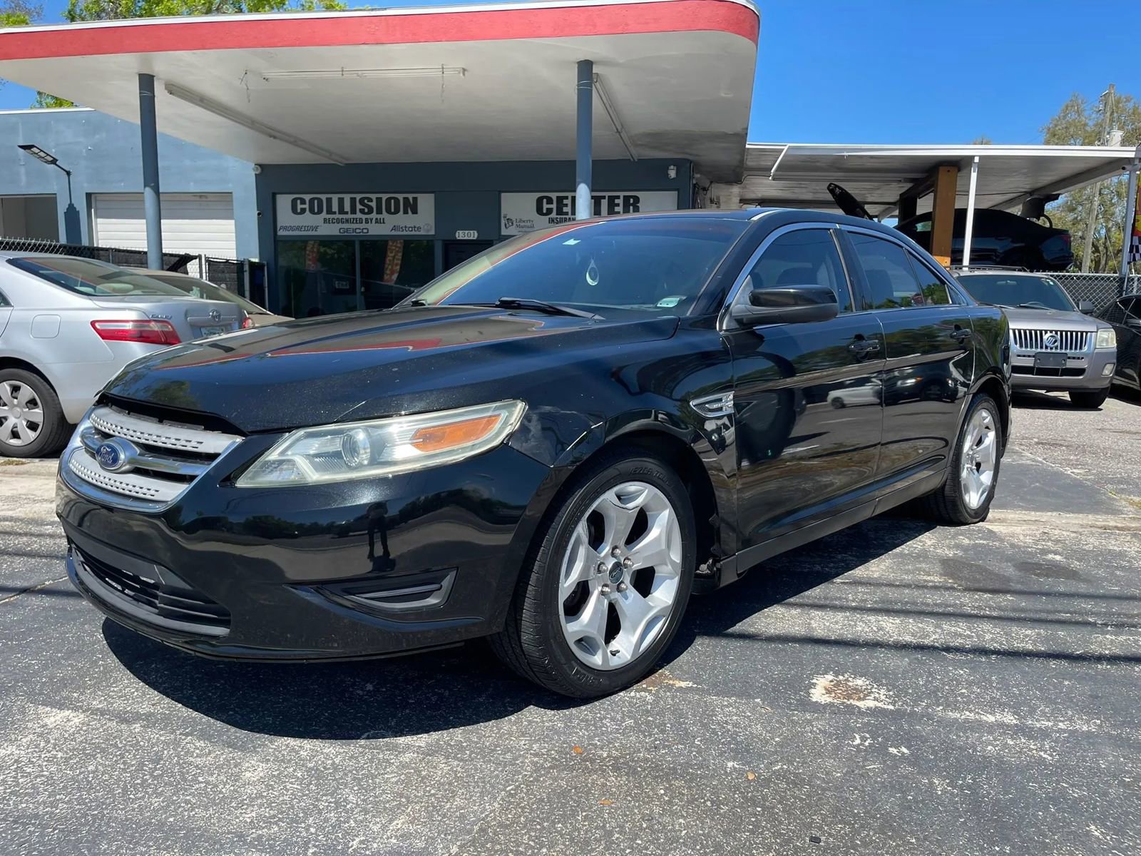Used 2011 Ford Taurus SEL w/ 202A Rapid Spec Order Code image 8
