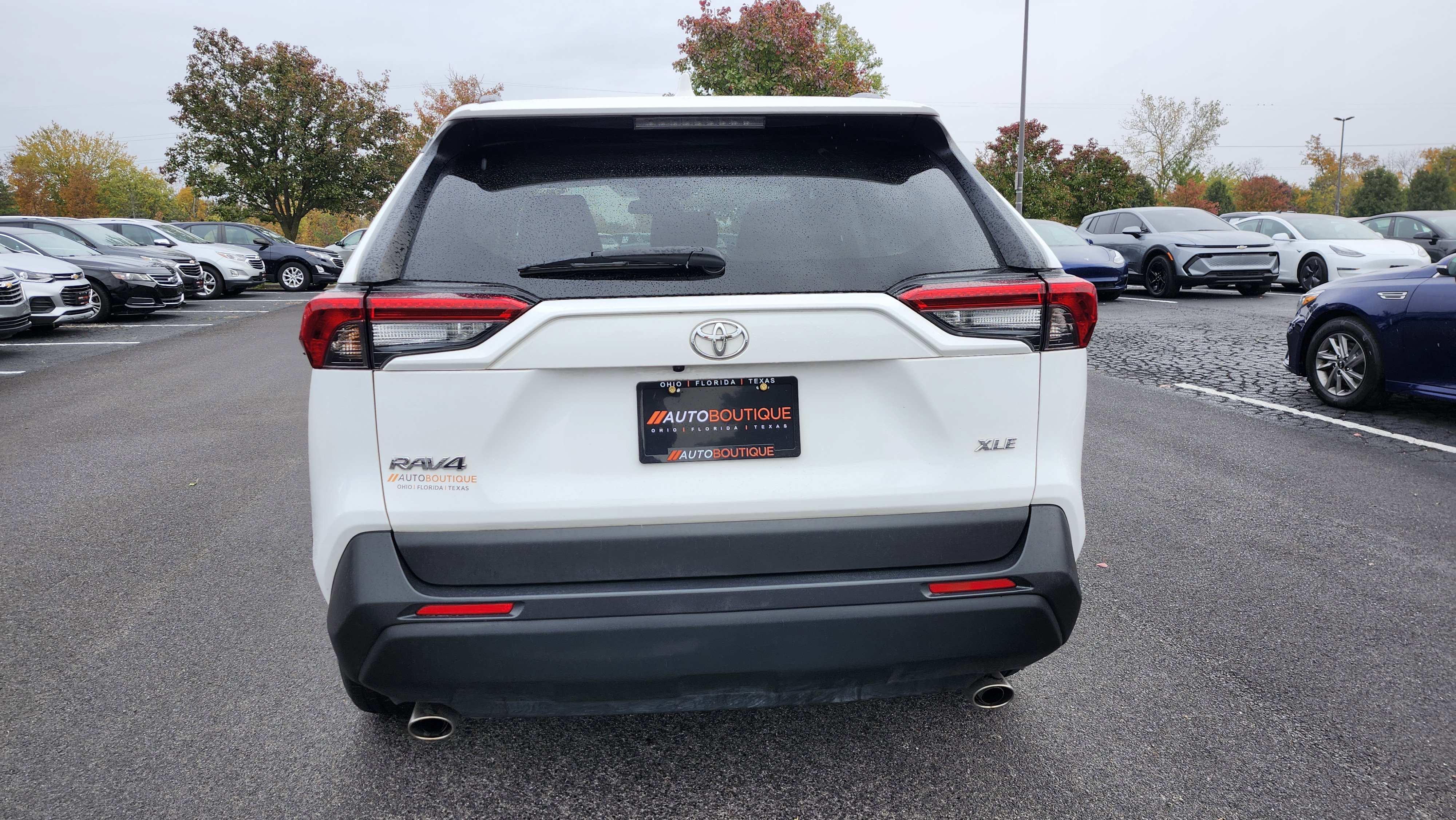 Used 2020 Toyota RAV4 XLE image 9