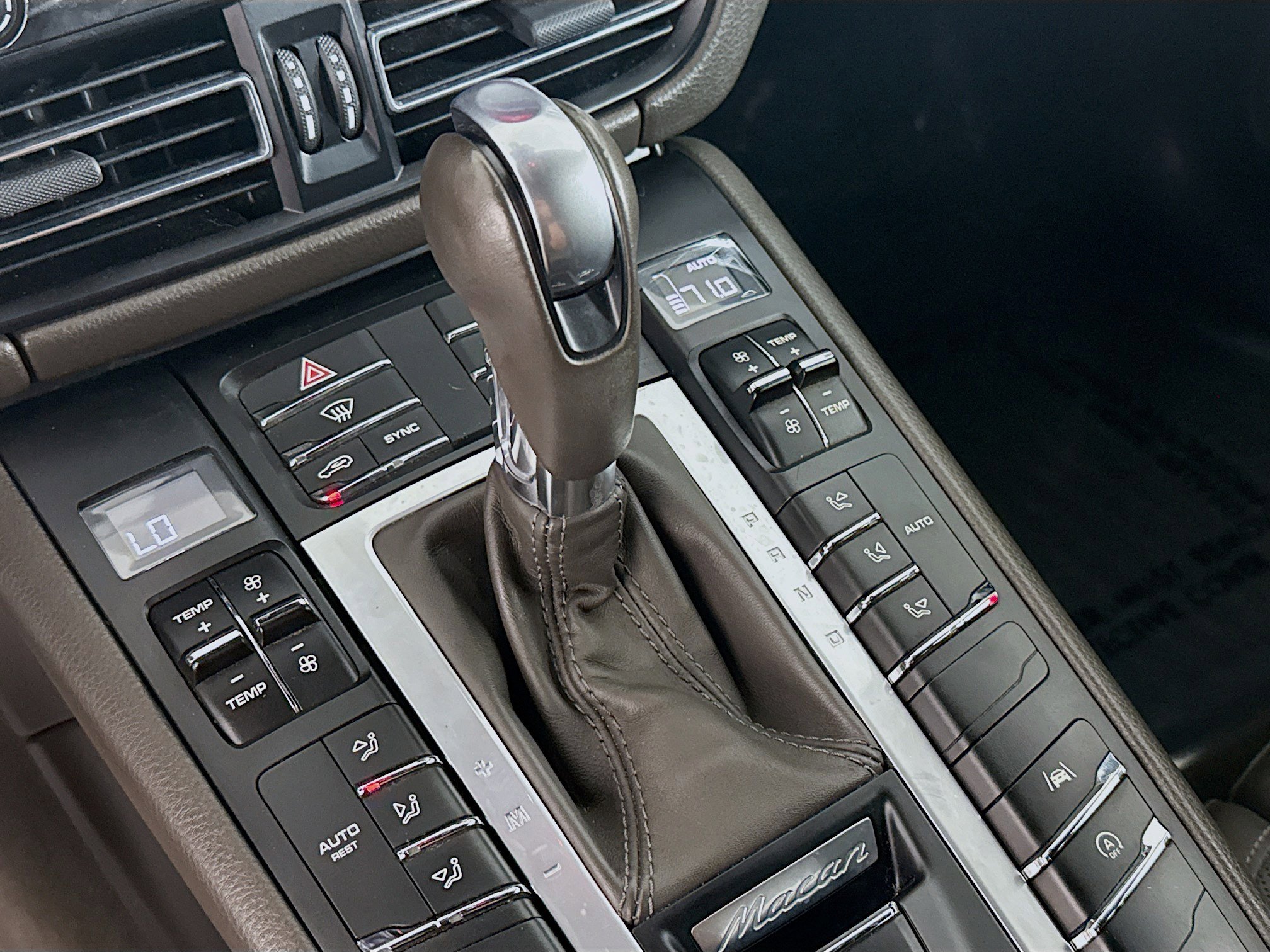 Used 2020 Porsche Macan image 20