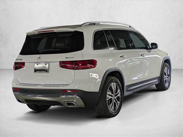 New 2025 Mercedes-Benz GLB 250 4MATIC image 2