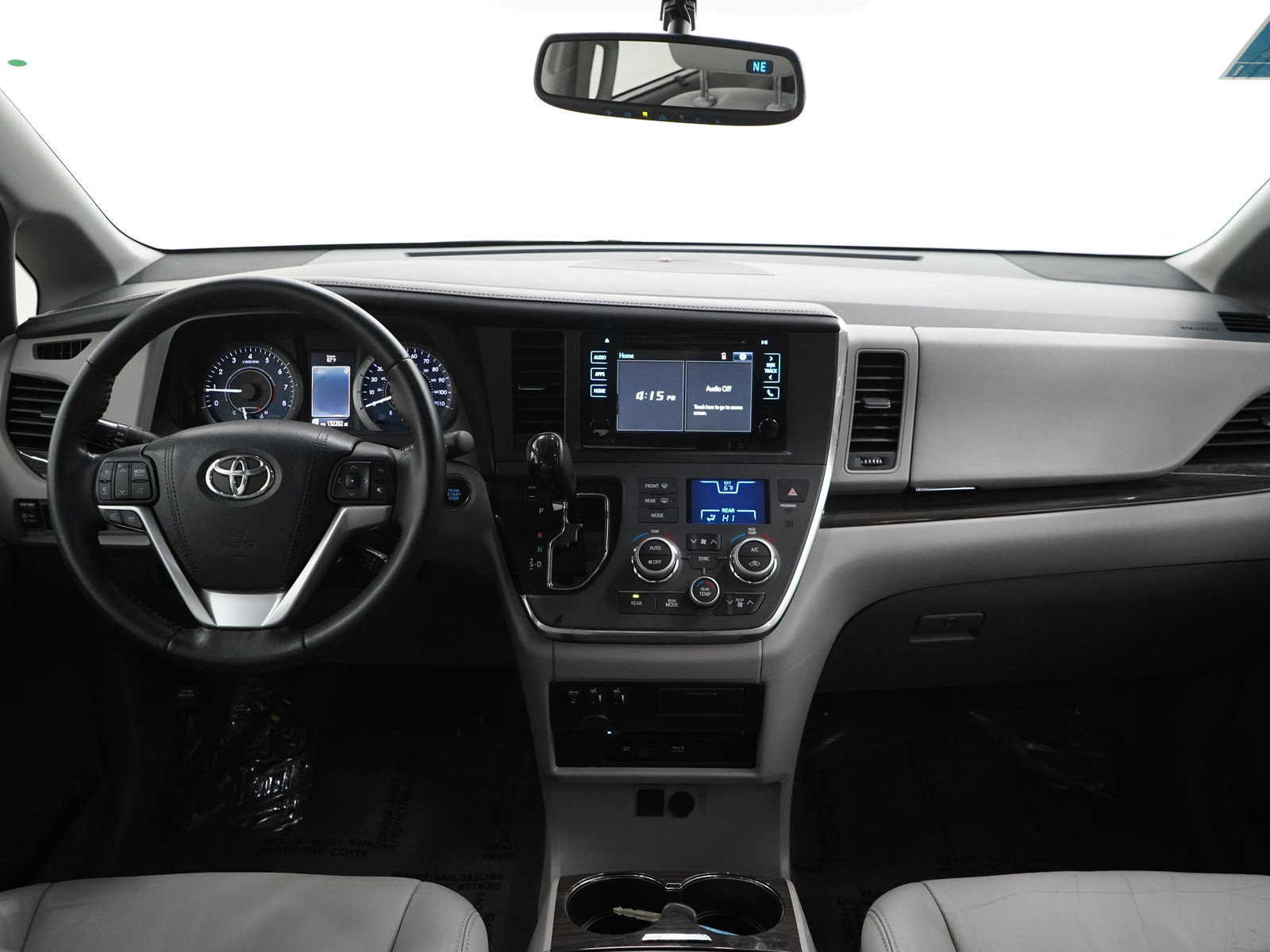 Used 2017 Toyota Sienna XLE Premium image 14