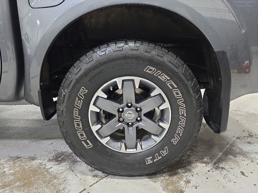 Used 2018 Nissan Frontier PRO-4X AWD/4WD image 13