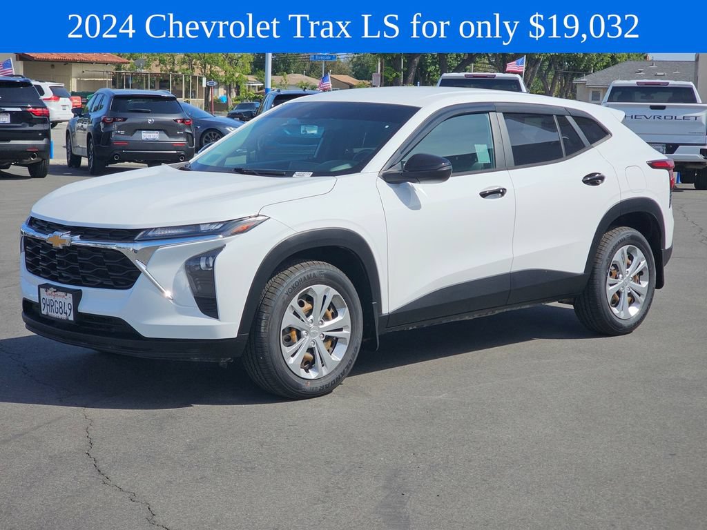 Used 2024 Chevrolet Trax LS FWD image 4