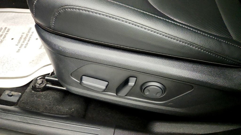 Used 2025 Kia Sportage SX FWD image 12