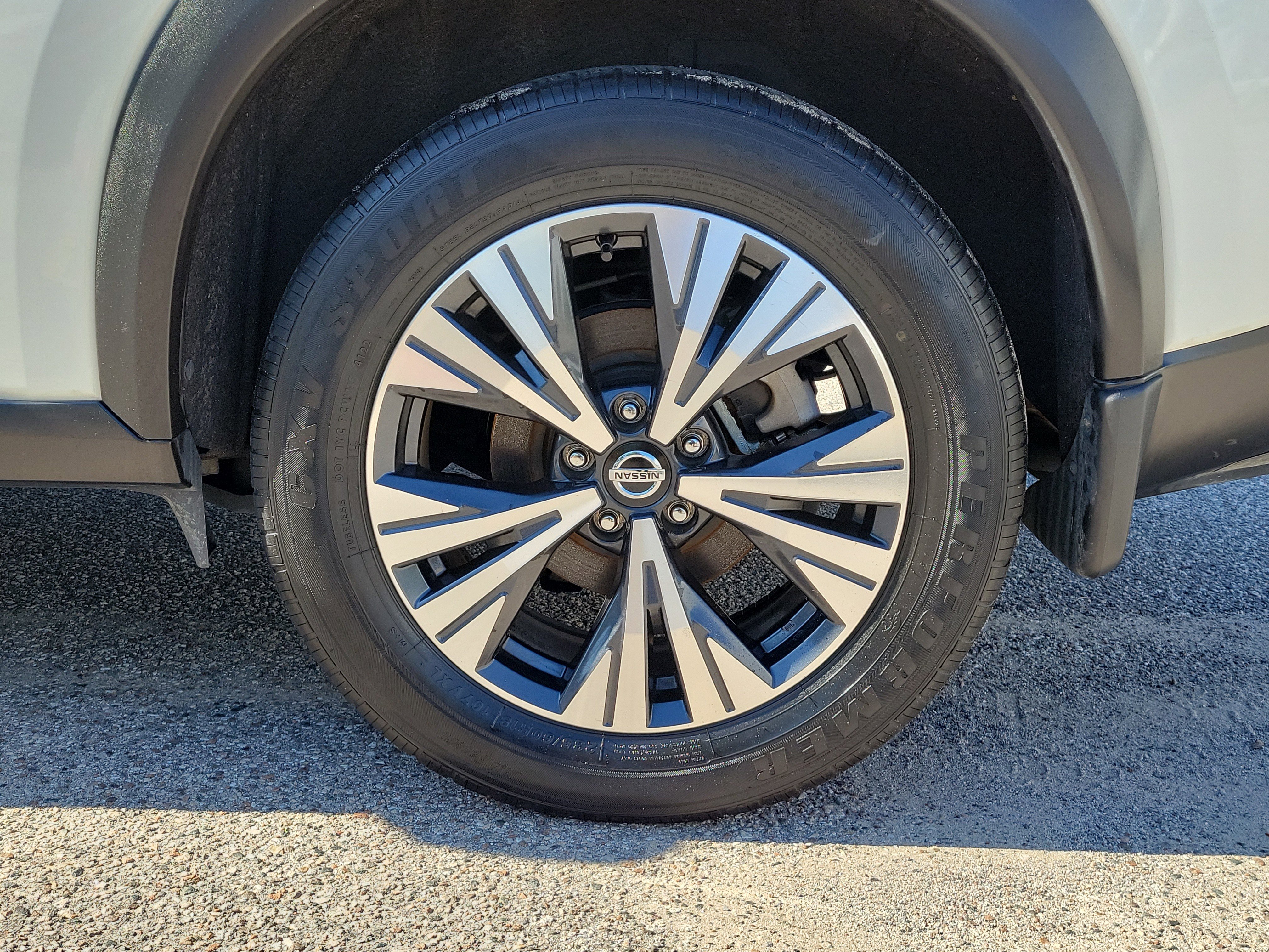 Used 2021 Nissan Rogue SV FWD image 9