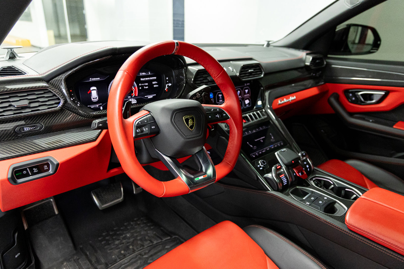 Used 2021 Lamborghini Urus image 23