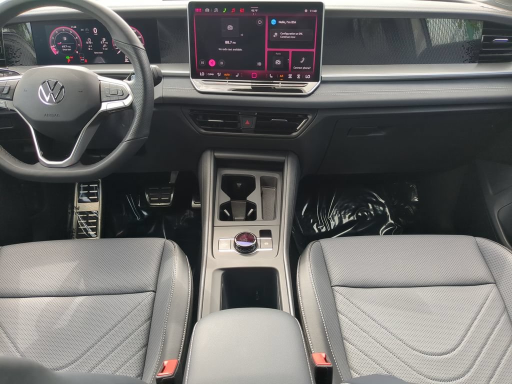 Certified 2026 Volkswagen Tiguan SE R-Line FWD image 15