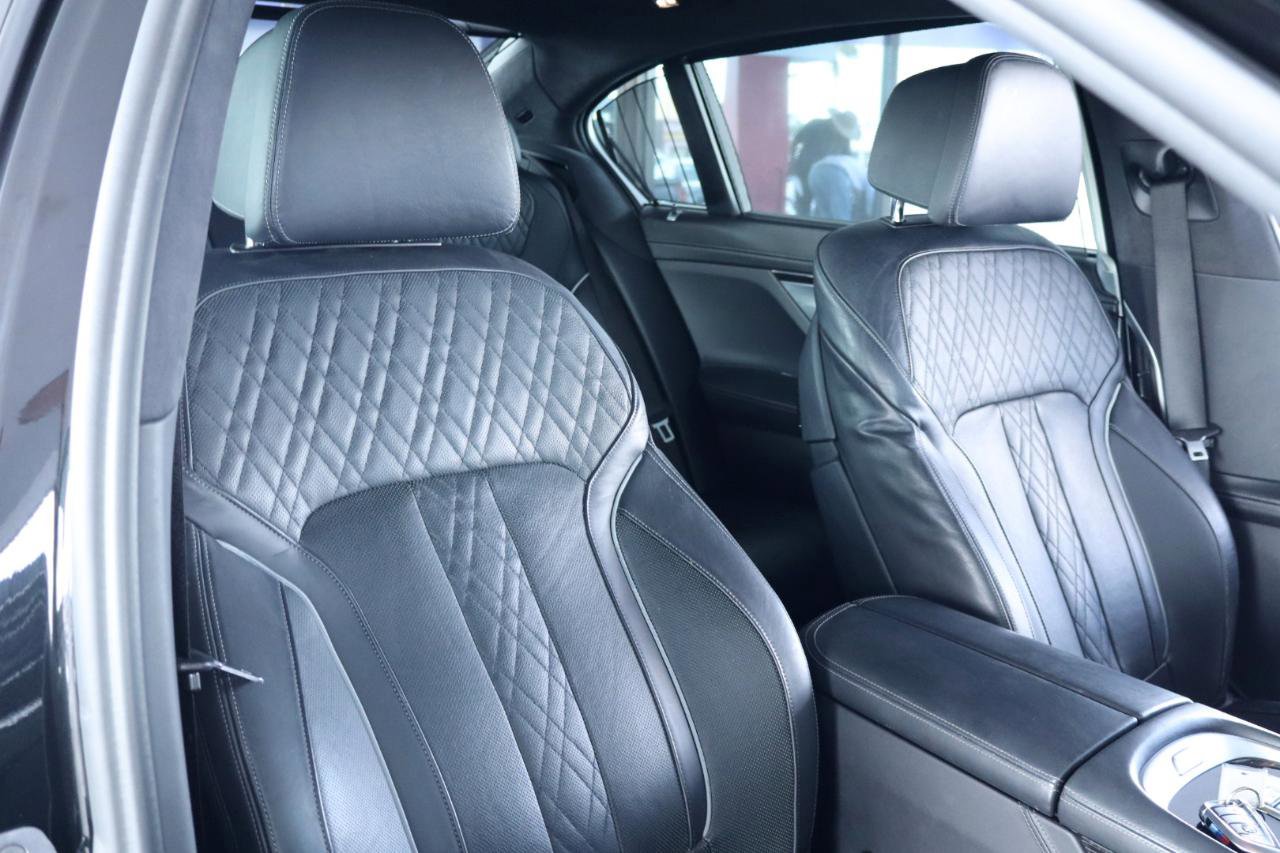 Used 2018 BMW 750i RWD image 39