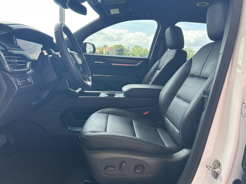 Used 2024 GMC Acadia Elevation w/ Luxury Package image 8