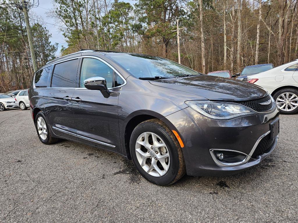 Used 2020 Chrysler Pacifica Limited image 12