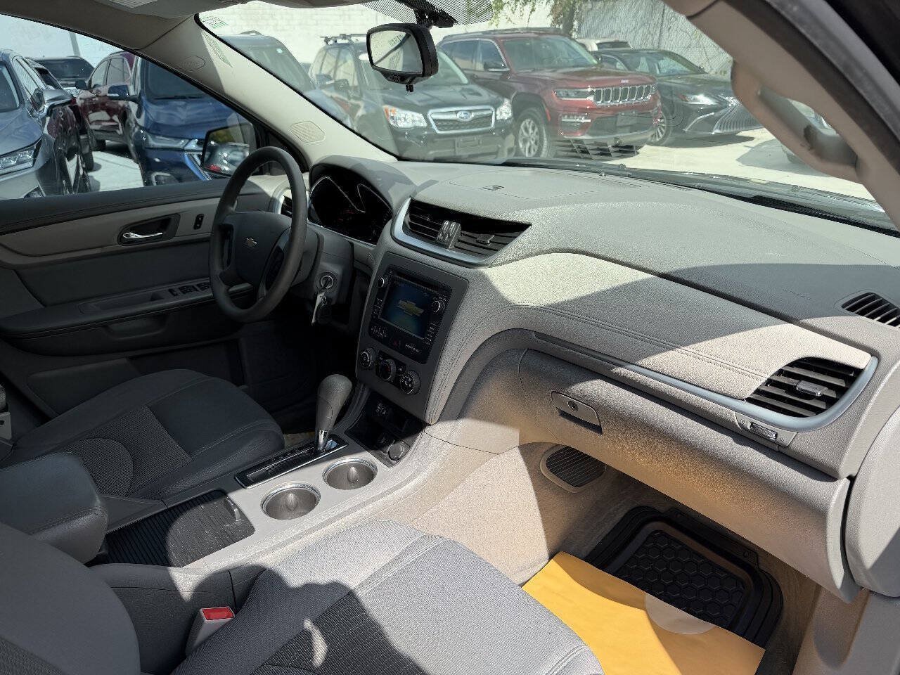 Used 2016 Chevrolet Traverse LS FWD image 21