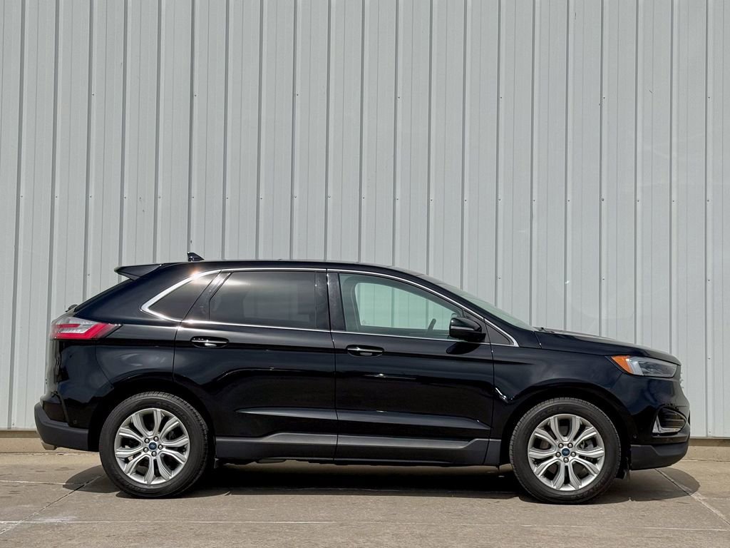 Used 2019 Ford Edge Titanium w/ Equipment Group 301A image 7
