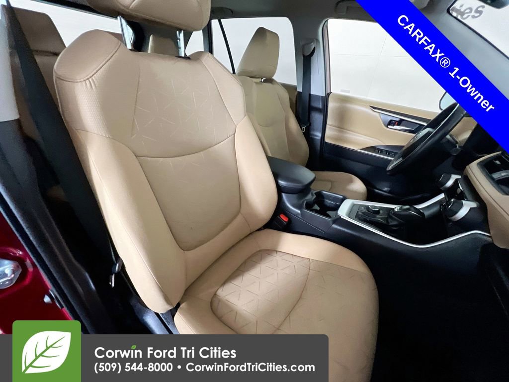 Used 2020 Toyota RAV4 XLE image 18