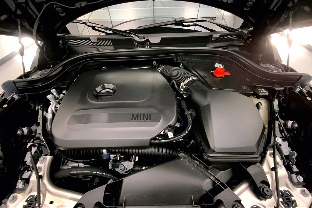 Certified 2025 MINI Cooper S image 9