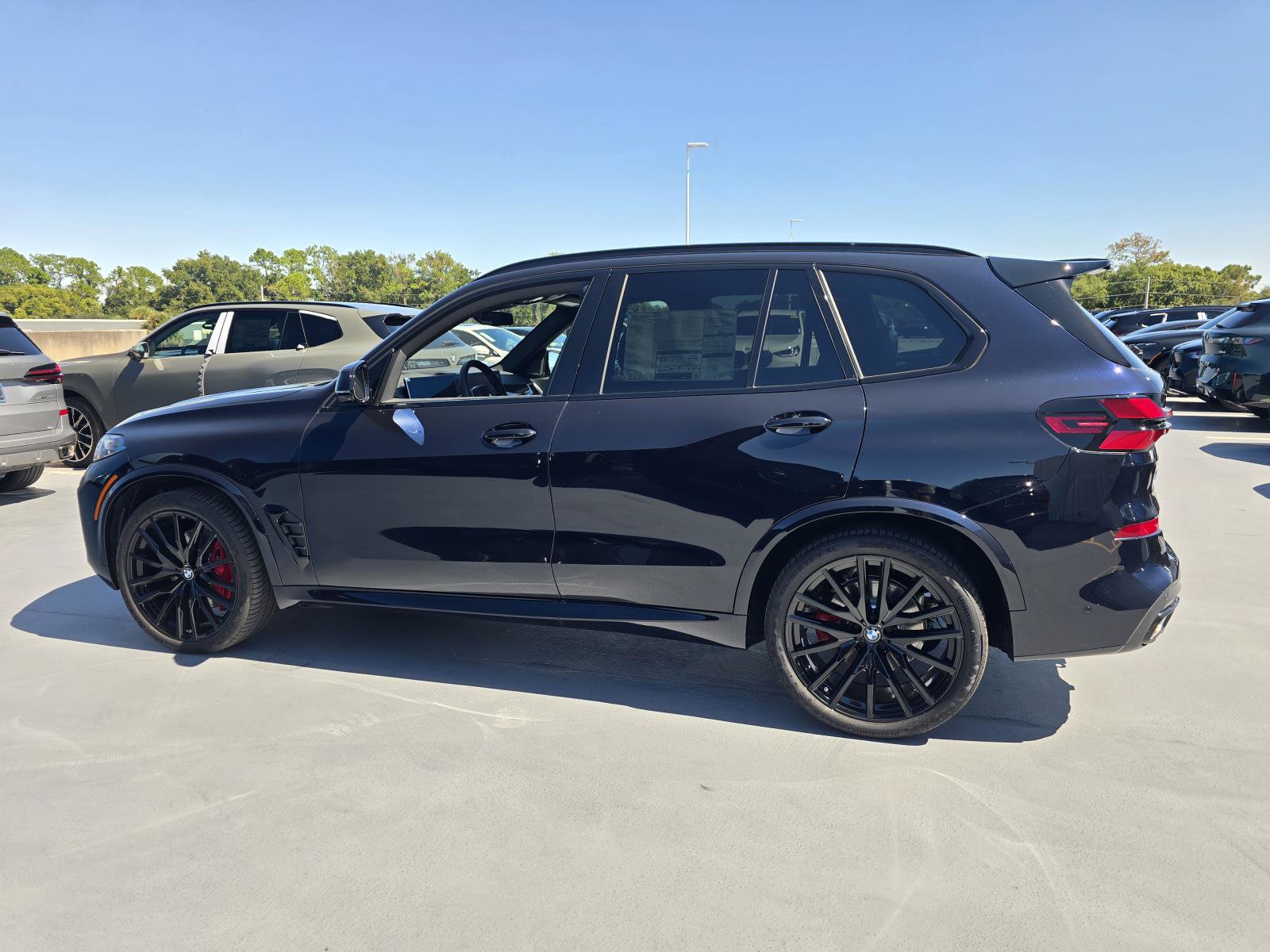 New 2026 BMW X5 xDrive40i w/ M Sport Package AWD/4WD image 6