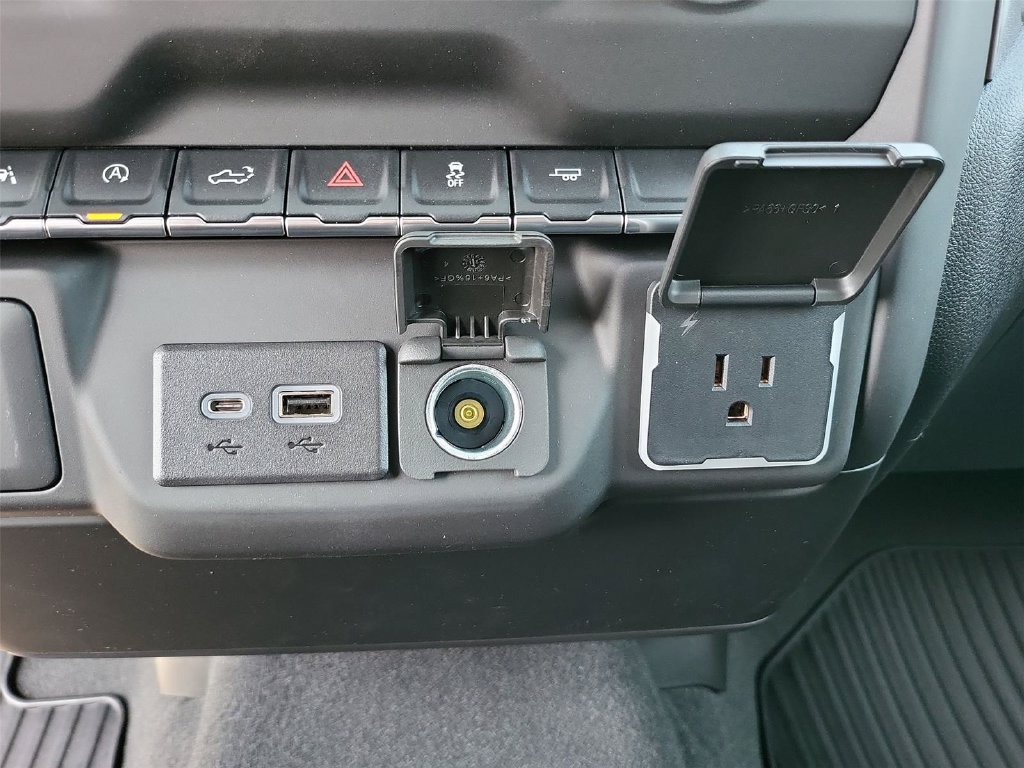 Certified 2022 Chevrolet Silverado 1500 Custom RWD image 34