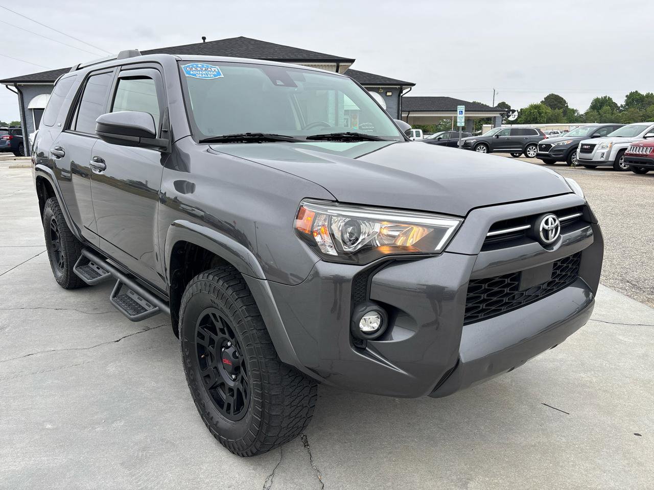 Used 2022 Toyota 4Runner SR5 AWD/4WD image 2