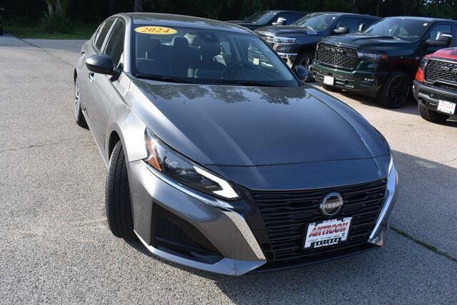 Used 2024 Nissan Altima 2.5 SV FWD image 10