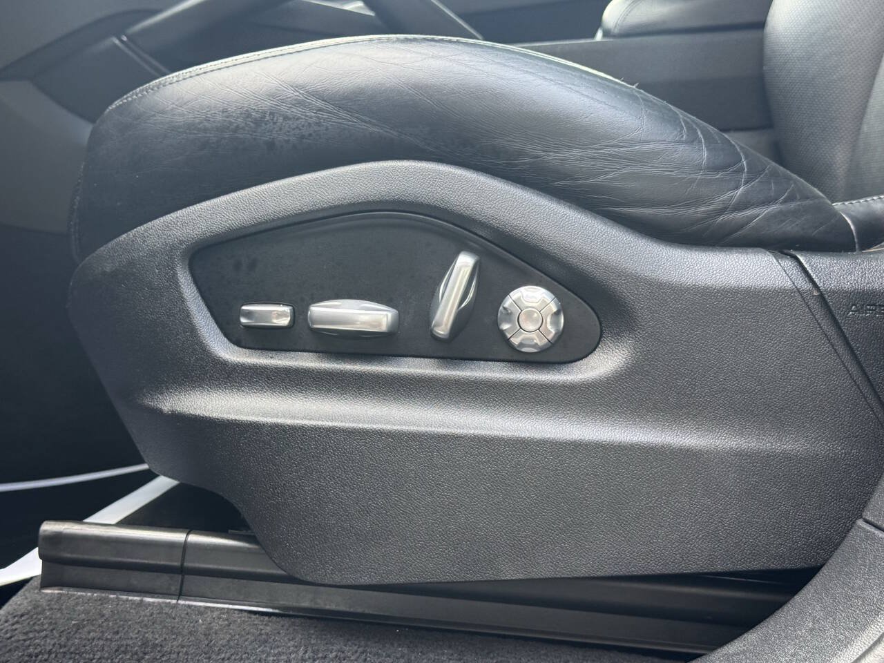 Used 2020 Porsche Cayenne AWD/4WD image 14
