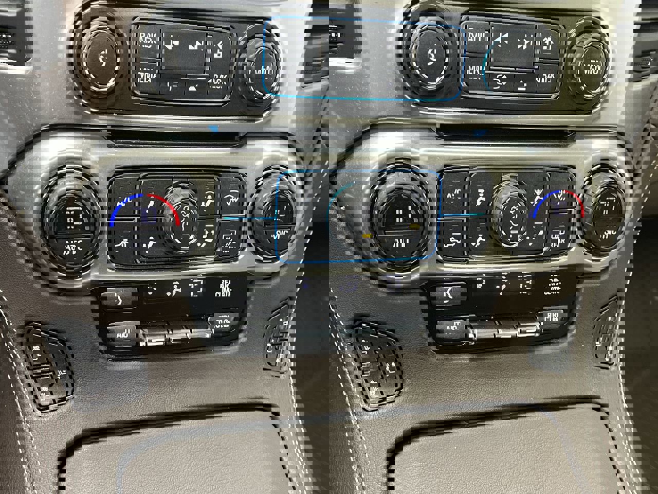 Used 2019 Chevrolet Suburban Premier image 30