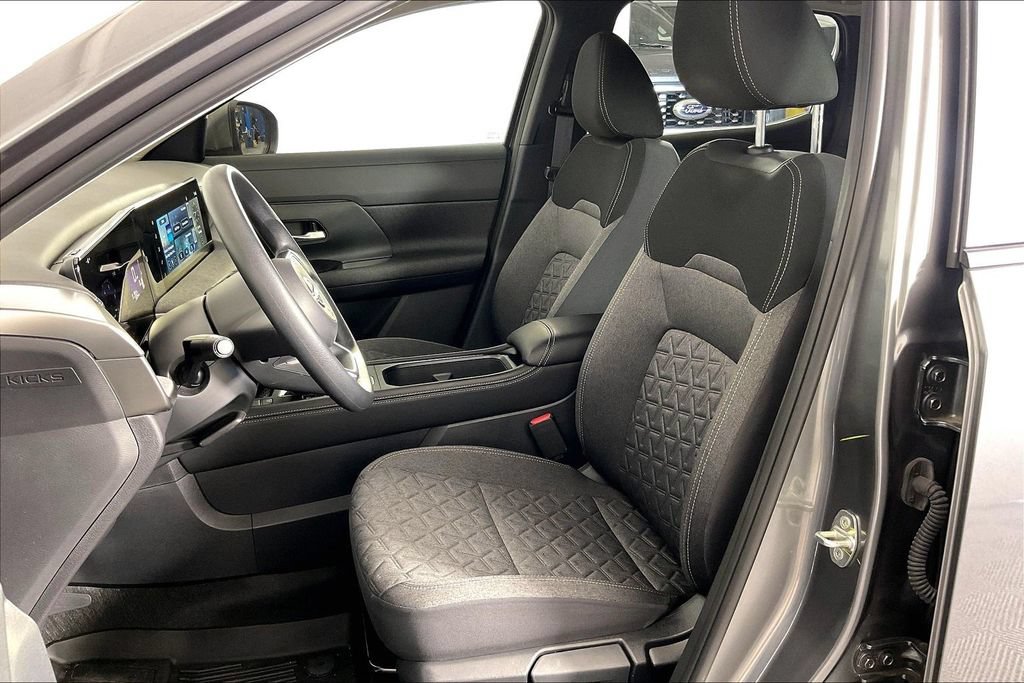 Certified 2025 Nissan Kicks SV AWD/4WD image 29