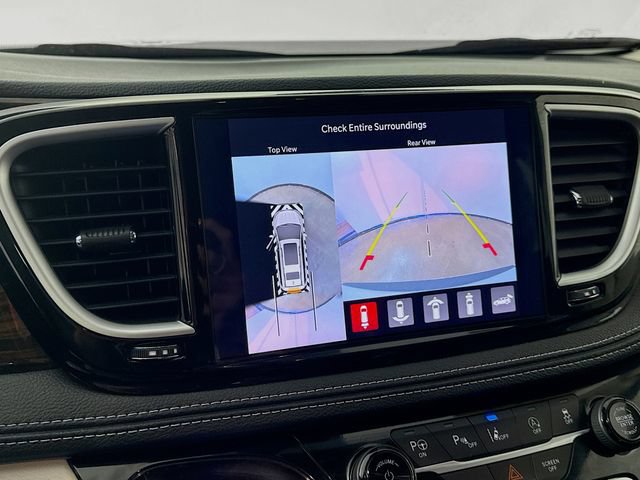 Used 2024 Chrysler Pacifica Limited FWD image 14