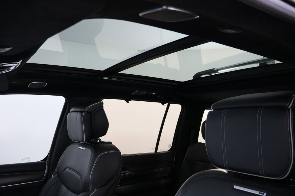 Used 2023 Jeep Grand Wagoneer Series II w/ Premium Group II image 28